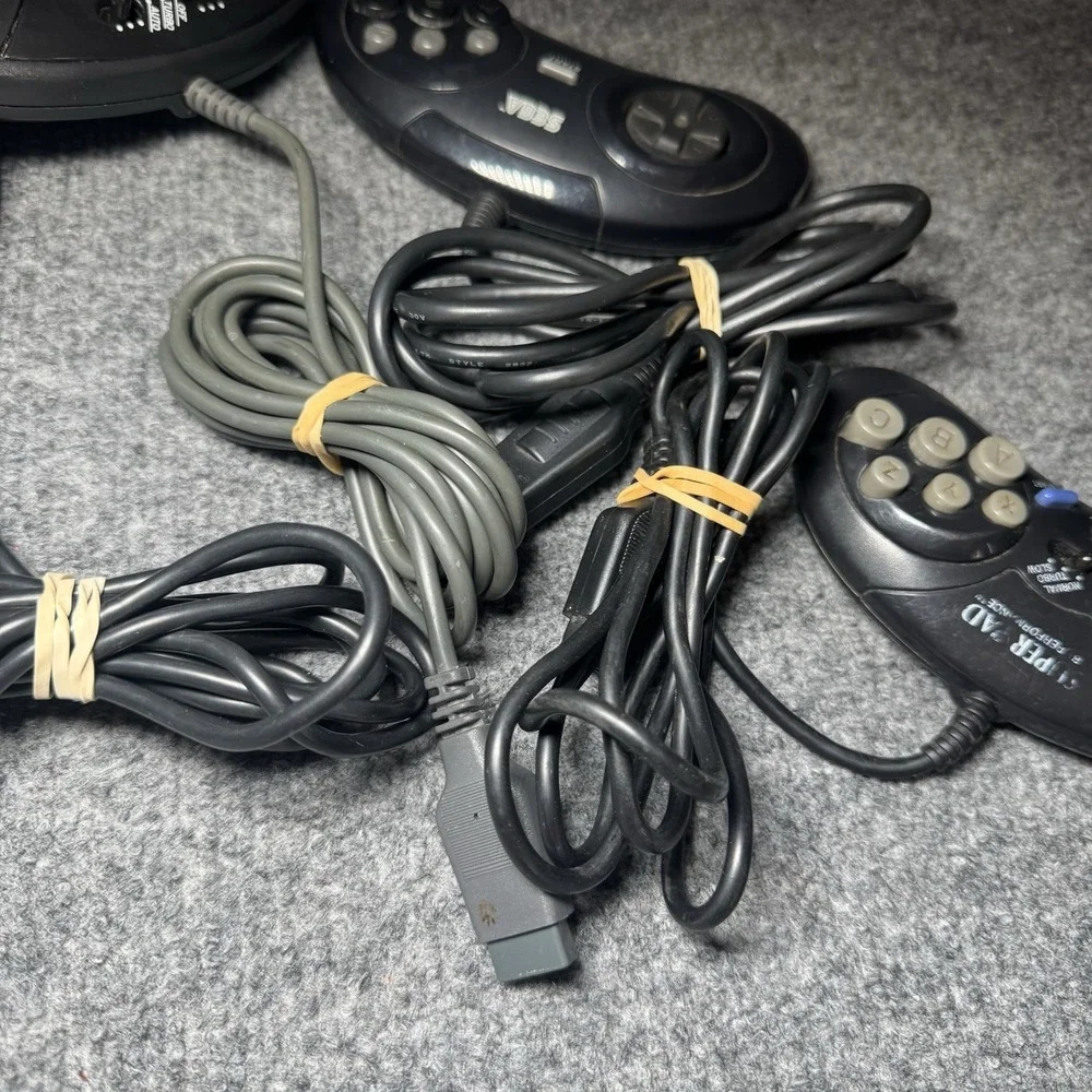 Lot of 3 Third Party & 1 OEM Sega Genesis Controllers Tested Working 4 Total